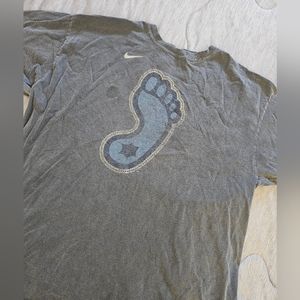 RARE Vintage 90s/Early 2000s Nike North Carolina Tar Heels T-Shirt